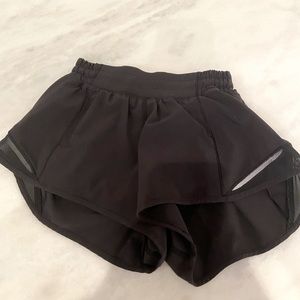 black 2.5 inseam, lululemon shorts